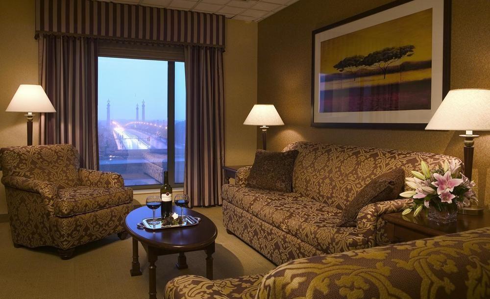 Sheraton Springfield Monarch Place Hotel Exteriér fotografie